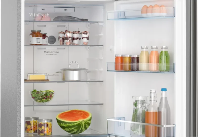 19693268_CTC35S03NI_PGA4_def BOSCH Series 4 free-standing fridge-freezer with freezer at top